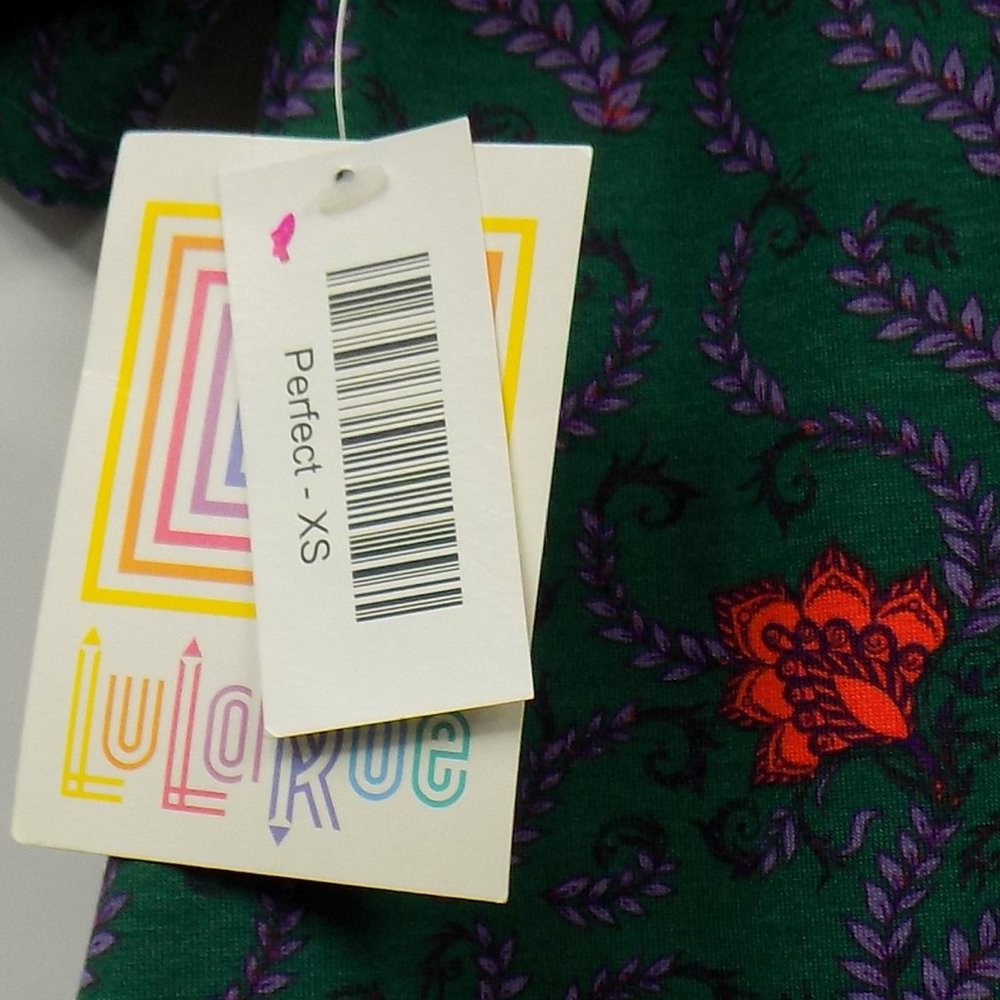 LulaRoe Perfect T Shirt Flowered Design Sz XS NWT - Picture 8 of 10